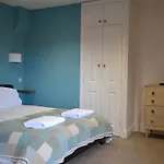 Corra Lynn 4* Whitby