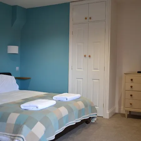 Corra Lynn 4* Whitby