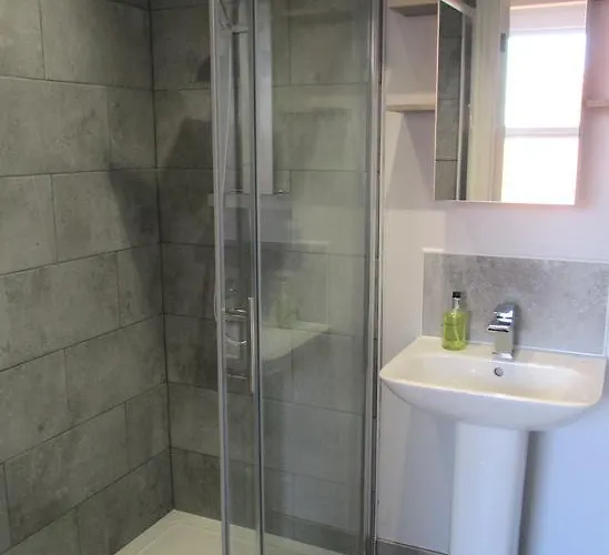 Corra Lynn 4* Whitby