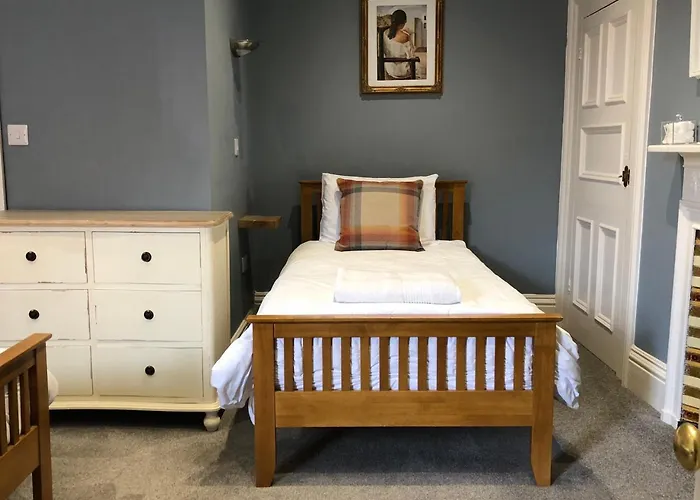 Corra Lynn 4* Whitby